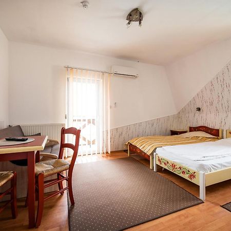 Hotel Sugas Sfântu-Gheorghe Zewnętrze zdjęcie