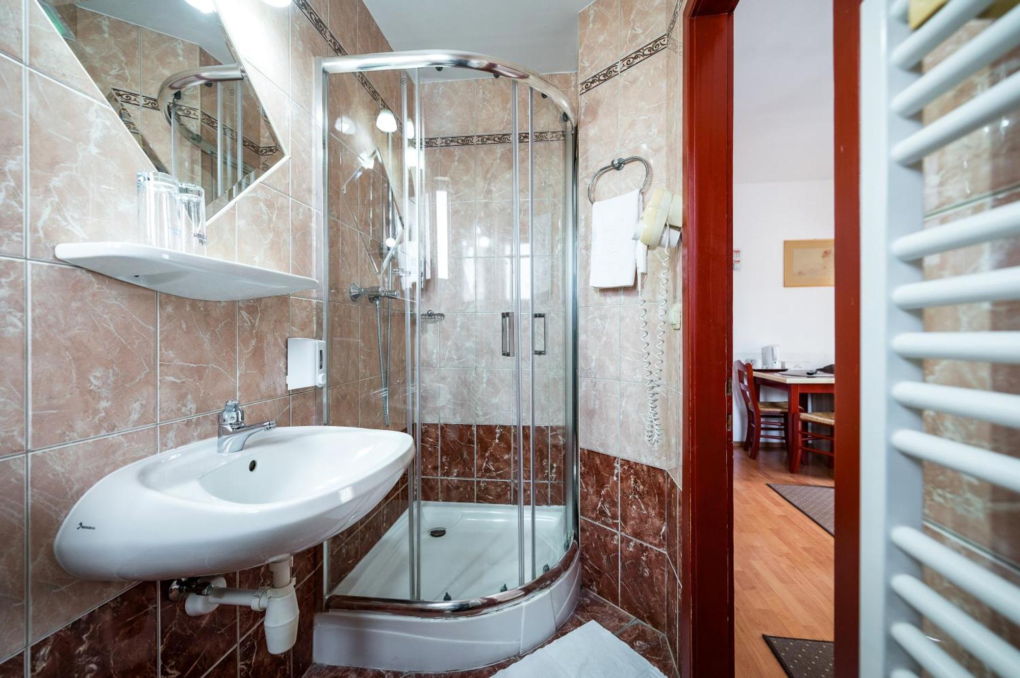 Hotel Sugas Sfântu-Gheorghe Zewnętrze zdjęcie