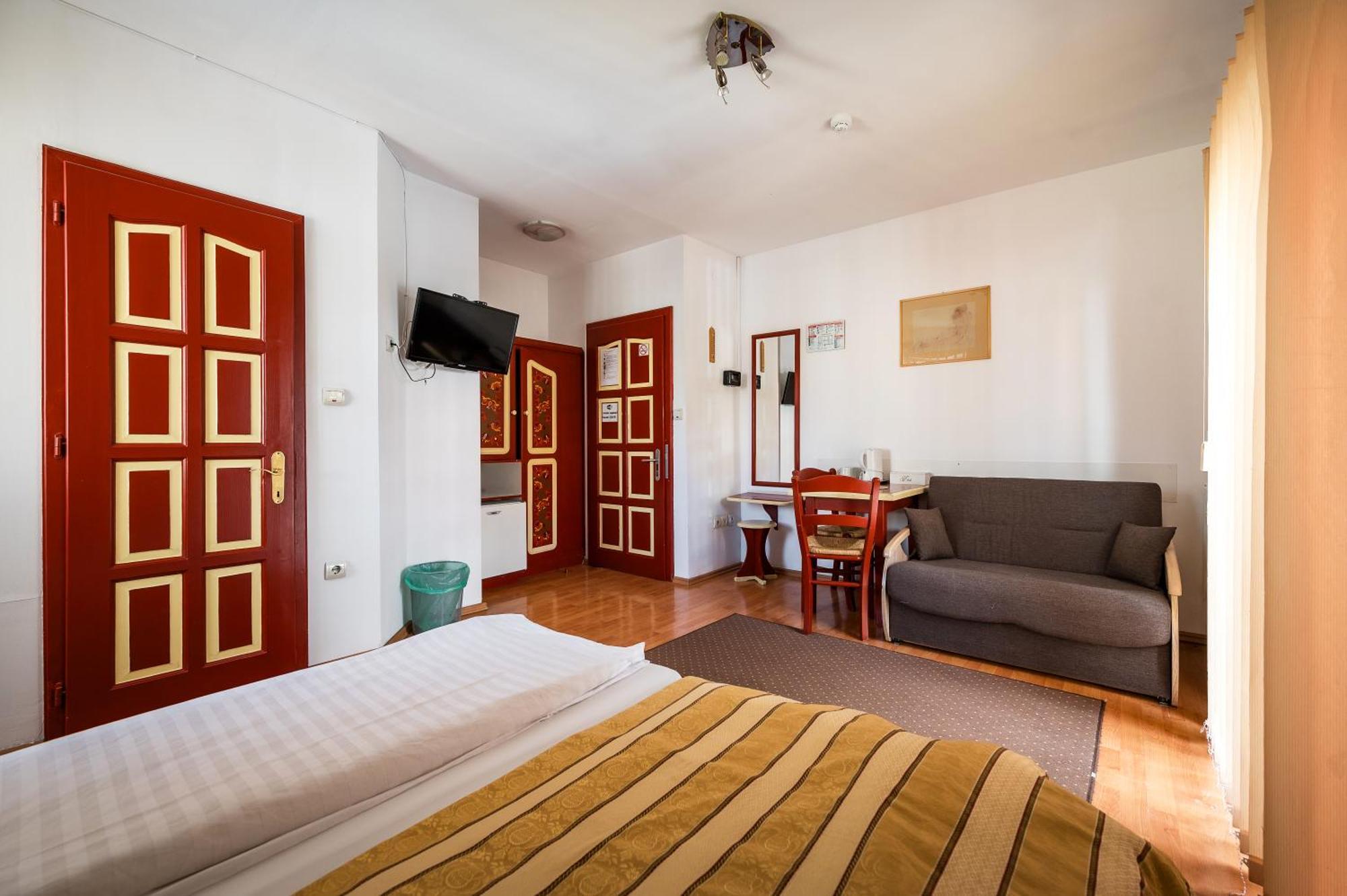 Hotel Sugas Sfântu-Gheorghe Zewnętrze zdjęcie