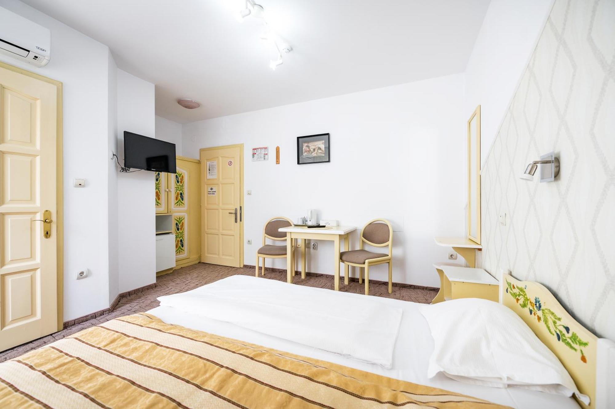 Hotel Sugas Sfântu-Gheorghe Zewnętrze zdjęcie