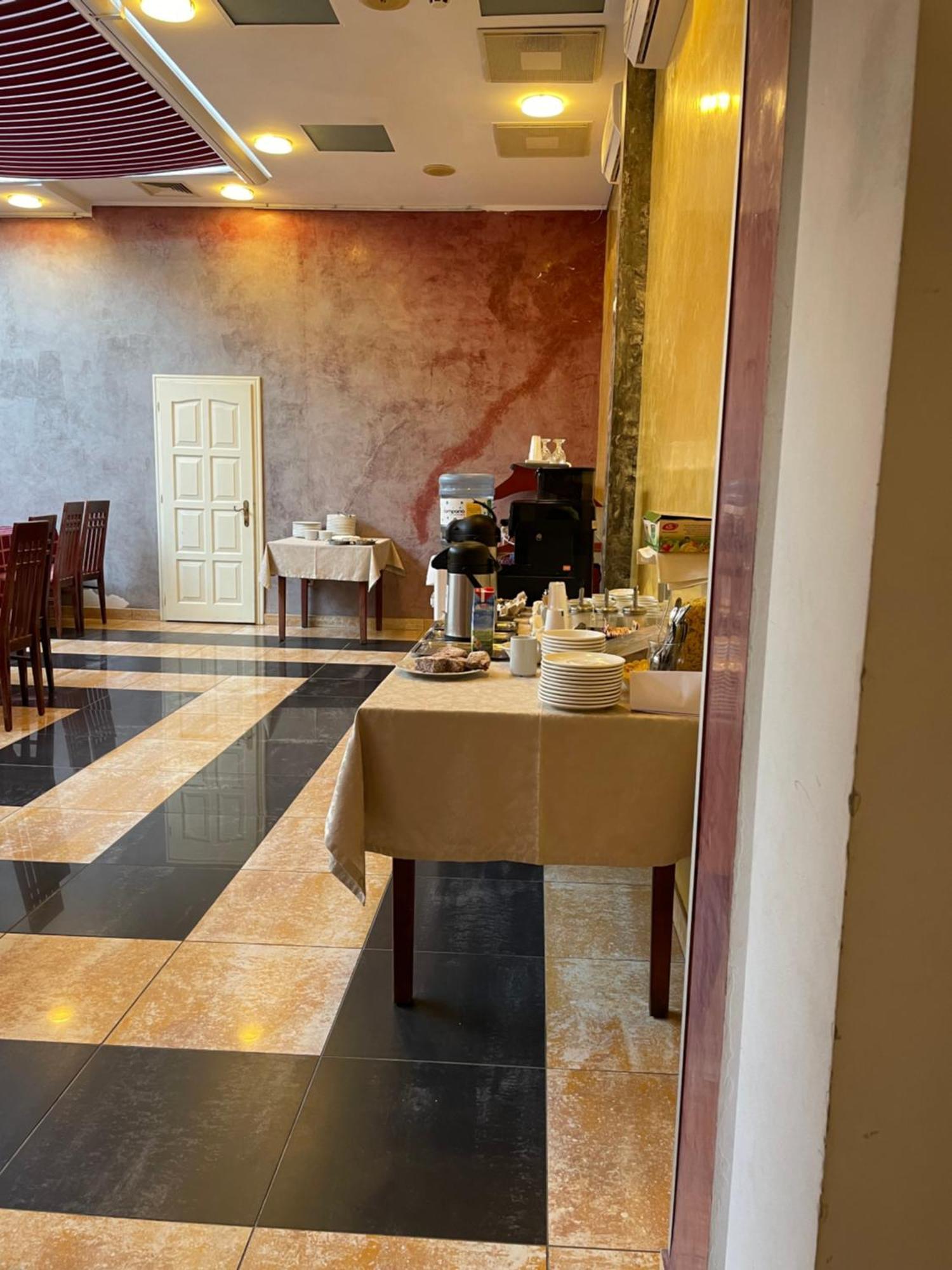Hotel Sugas Sfântu-Gheorghe Zewnętrze zdjęcie